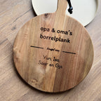 Present with Love, Borrelplank 'opa en oma's borrelplank'