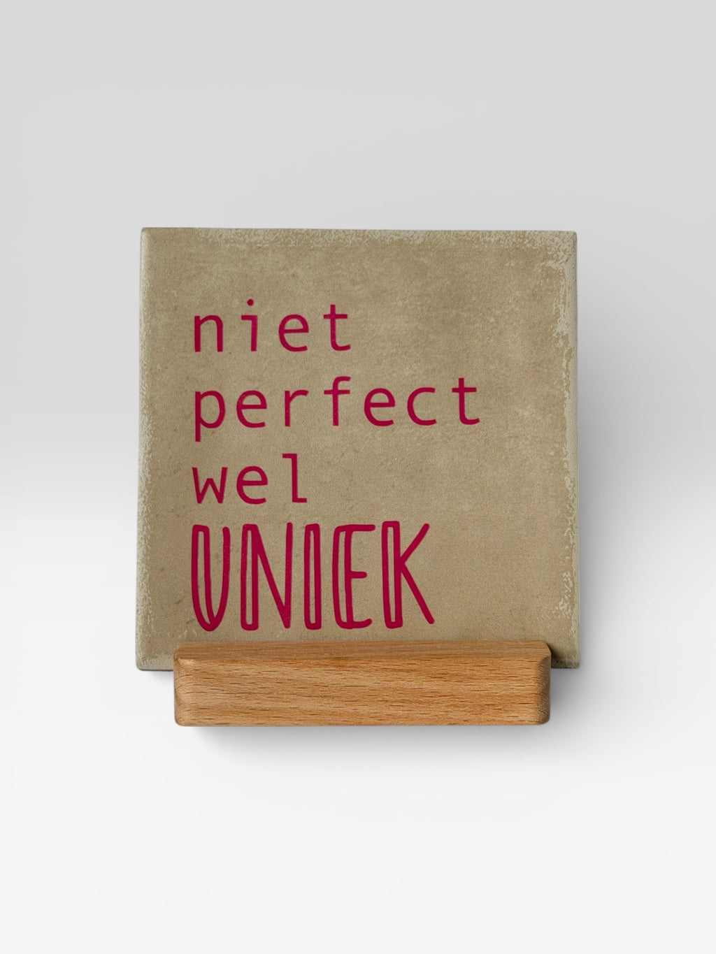 Tegeltje 'niet perfect, wel uniek'