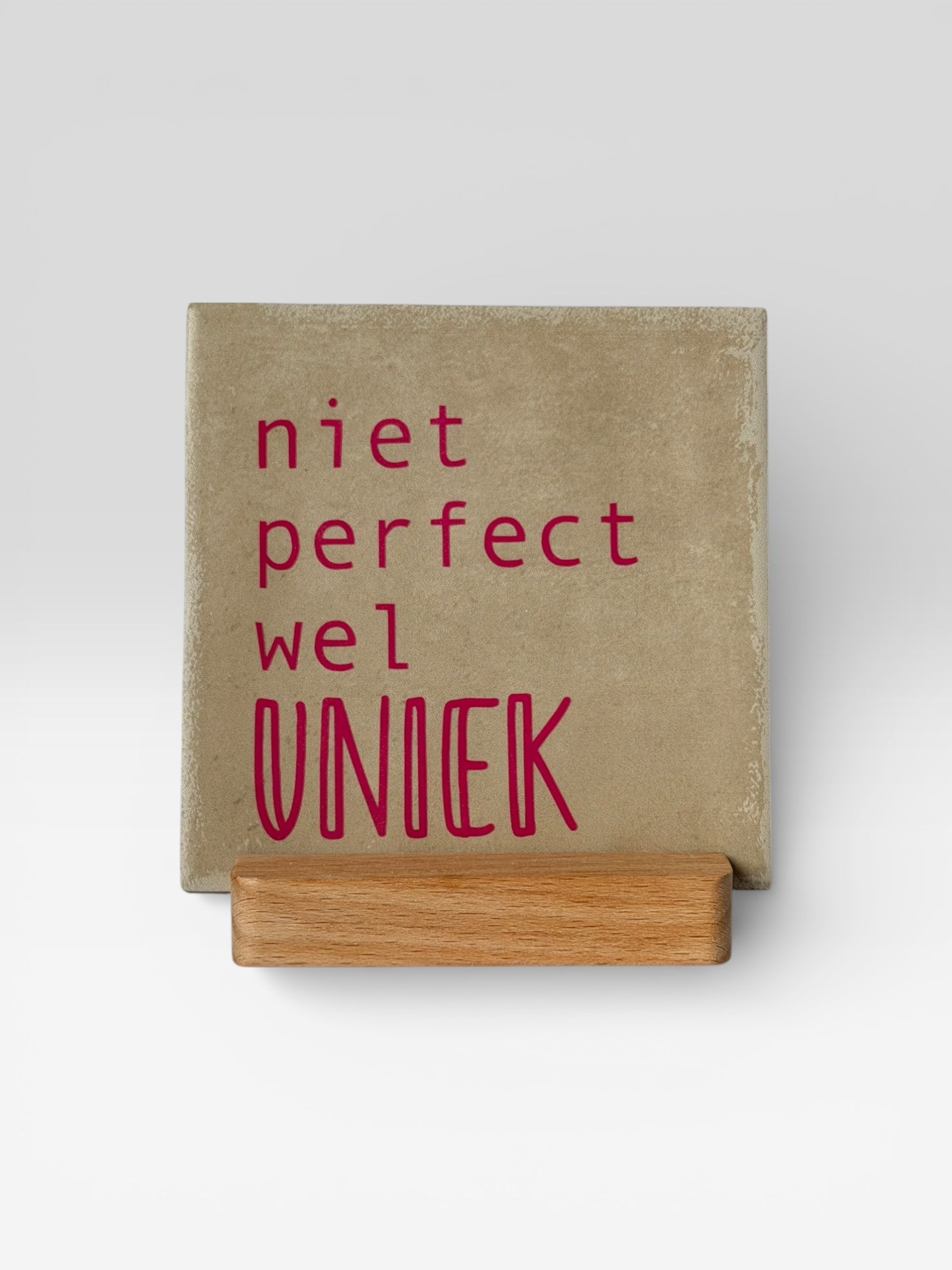 Tegeltje 'niet perfect, wel uniek'