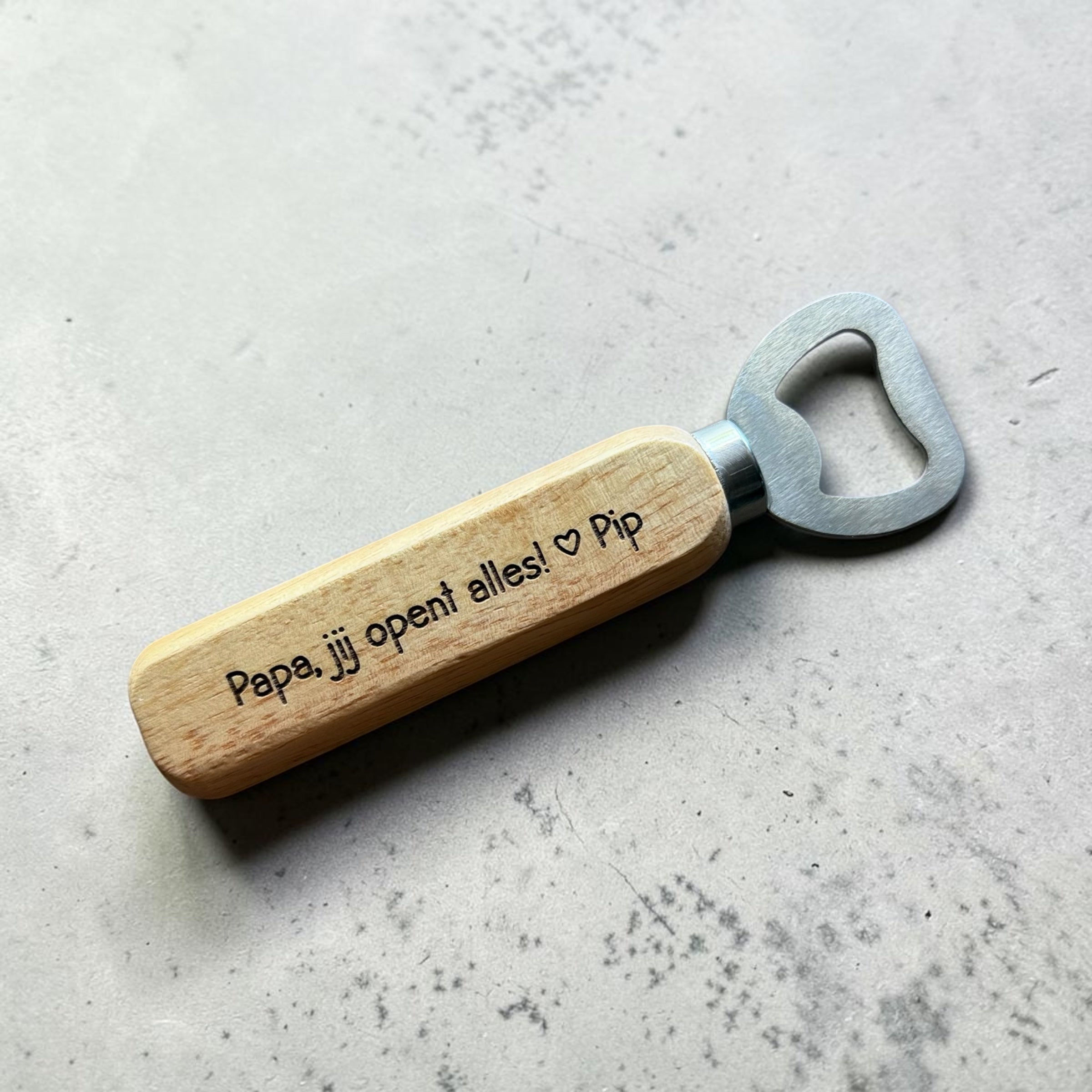 Bieropener ‘papa, jij opent alles! Gepersonaliseerde met naam’
