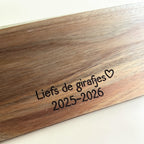 Borrelplank ‘juf bedankt voor alles’ gepersonaliseerd