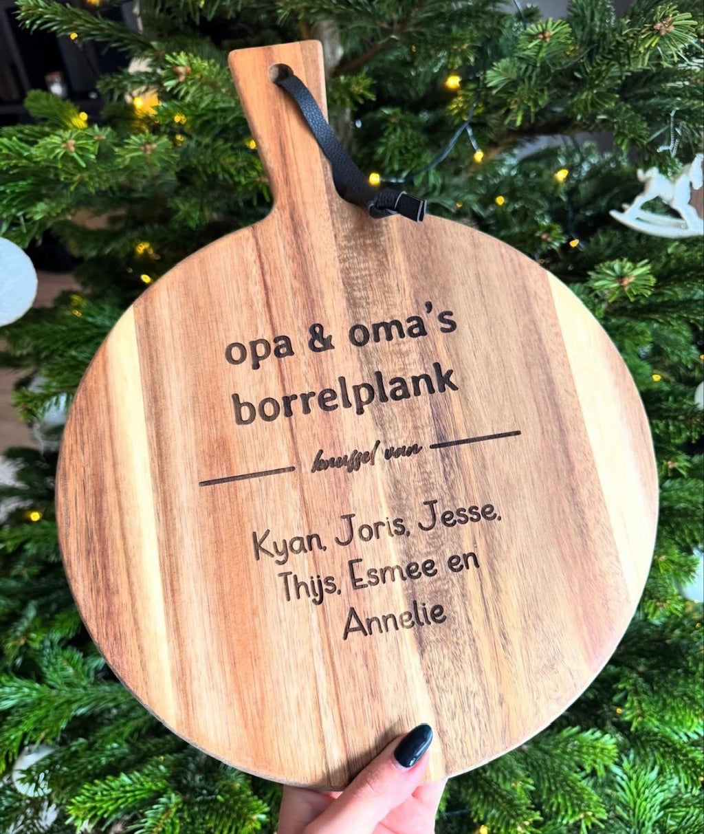Present with Love, Borrelplank 'opa en oma's borrelplank'
